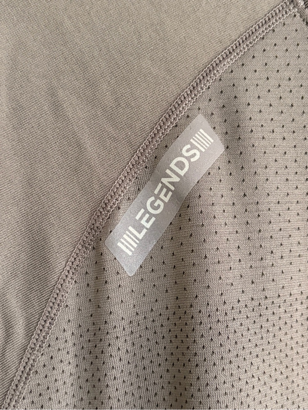 LEGENDS Men’s Enzo LS Tee - Dark Grey - Picture 4 of 6
